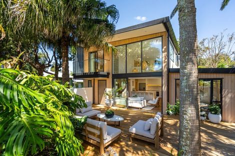 Photo of property in 2/236 Beach Road, Campbells Bay, Auckland, 0630