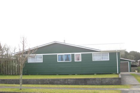 Photo of property in 12 Oberon Street, Stratford, 4332