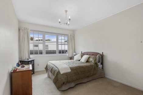 Photo of property in 2/53 Ludlam Crescent, Woburn, Lower Hutt, 5010