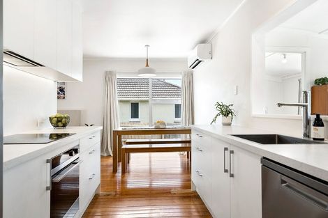 Photo of property in Peninsula Primary School, 61 Wharf Road, Te Atatu Peninsula, Auckland, 0610