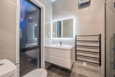 Photo of property in 17 Mcindoe Road, Kumeu, 0810