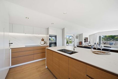 Photo of property in 31 Beechwood Road, Rothesay Bay, Auckland, 0630