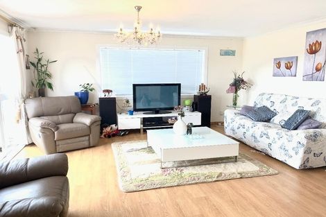 Photo of property in 64 Bleakhouse Road, Bucklands Beach, Auckland, 2014