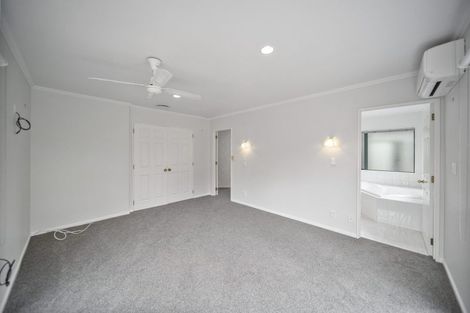 Photo of property in 20 Yarlside Place, Northpark, Auckland, 2013