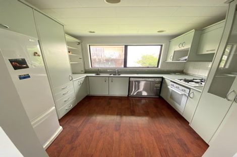 Photo of property in 30 Glastron Place, Bayview, Auckland, 0629