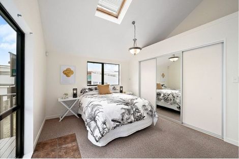 Photo of property in 4 Chamberlain Road, Karori, Wellington, 6012