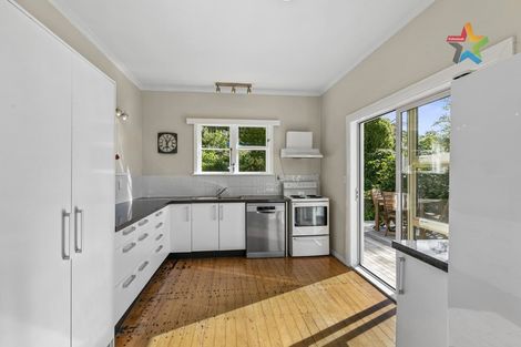 Photo of property in 46 Akatea Road, Korokoro, Lower Hutt, 5012