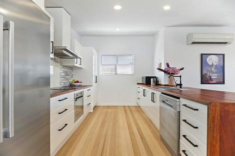 Photo of property in 43 Estuary Road, New Brighton, Christchurch, 8061