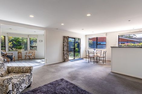 Photo of property in 15 Greenwood Place, Paraparaumu, 5032