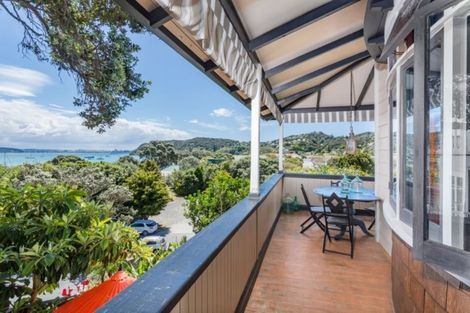 Photo of property in 1 Robertson Street, Russell, 0202