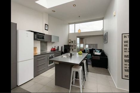 Photo of property in 8/2 Onslow Road, Khandallah, Wellington, 6035