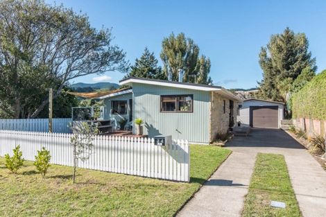 Photo of property in 34 Gavin Road, Raumati Beach, Paraparaumu, 5032
