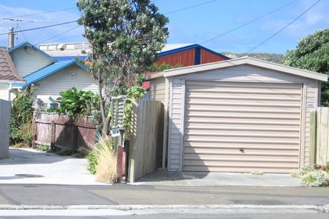 Photo of property in 85 Apu Crescent, Lyall Bay, Wellington, 6022