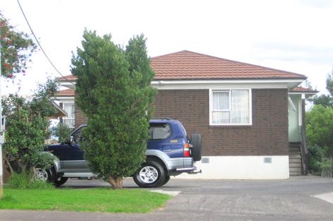 Photo of property in 104a Waimumu Road, Massey, Auckland, 0614