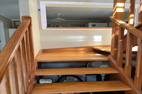 Photo of property in 135 Kelburn Parade, Kelburn, Wellington, 6012