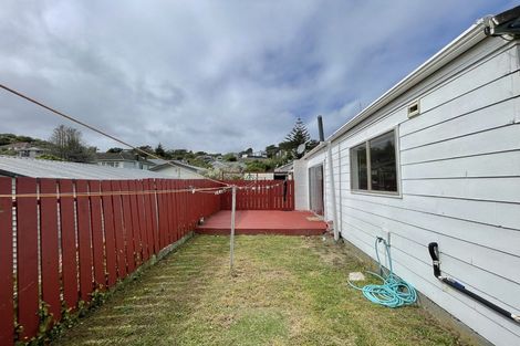 Photo of property in 1/146 Newlands Road, Newlands, Wellington, 6037