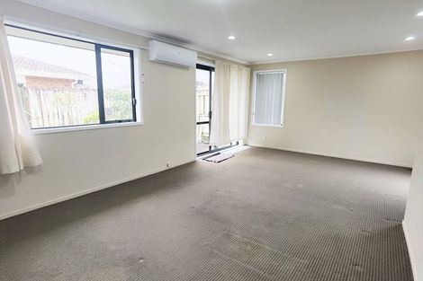 Photo of property in 77 Pitt Avenue, Clendon Park, Auckland, 2103