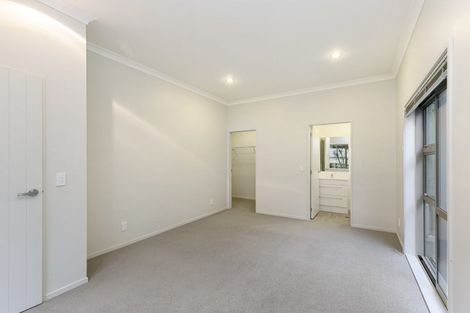 Photo of property in 12 Ted Gilberd Place, Newlands, Wellington, 6037