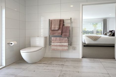 Photo of property in 16 Southworth Place, Grandview Heights, Hamilton, 3200