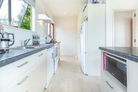 Photo of property in 33 Keegan Drive, Massey, Auckland, 0614