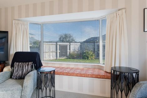 Photo of property in 28 Realm Drive, Paraparaumu, 5032
