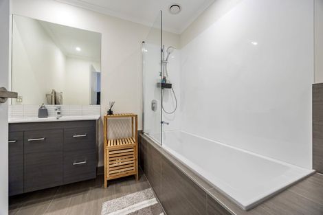 Photo of property in 97 Schoolside Road, Kumeu, 0810