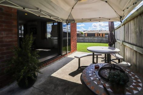 Photo of property in 2 Beckham Close, Grandview Heights, Hamilton, 3200