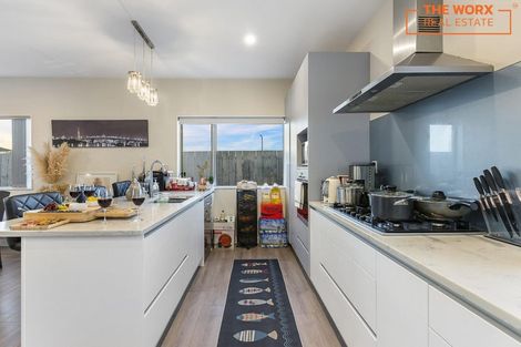 Photo of property in 11 Regis Park Drive, Pukekohe, 2120