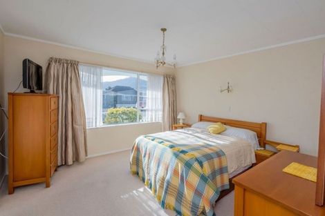 Photo of property in 90 Rimu Street, Waikanae, 5036