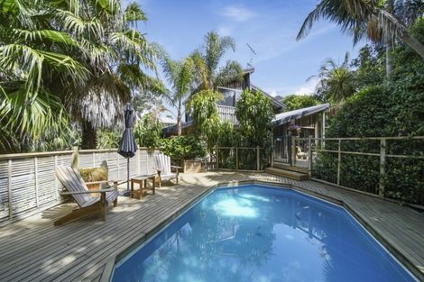 Photo of property in 17a Alexander Street, Cockle Bay, Auckland, 2014