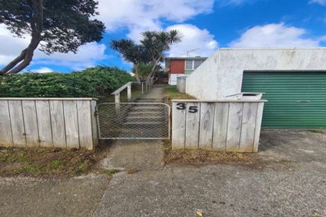 Photo of property in 35 Bedford Street, Cannons Creek, Porirua, 5024