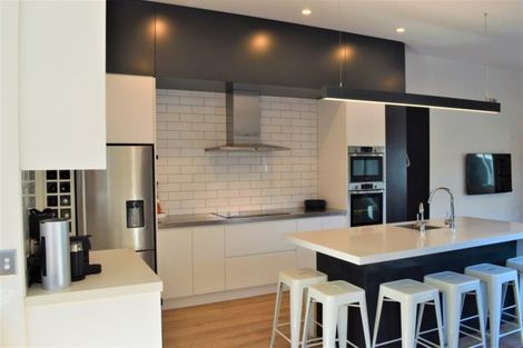 Photo of property in 25 Magnetic Place, Cromwell, 9310