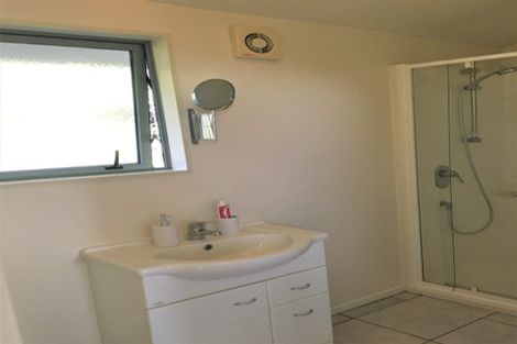 Photo of property in 108 Mountain Road, Henderson Valley, Auckland, 0612