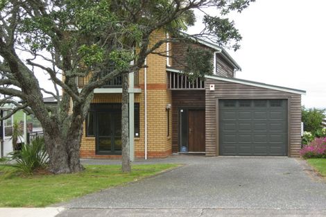 Photo of property in 1431 Whangaparaoa Road, Army Bay, Whangaparaoa, 0930