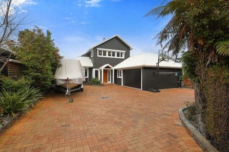 Photo of property in 135 Koutu Road, Kawaha Point, Rotorua, 3010