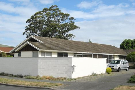 Photo of property in 2/11A Abbotts Place Avonhead Christchurch City