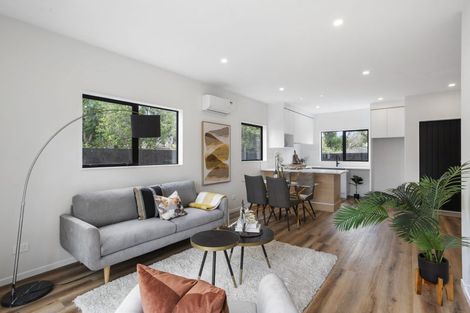 Photo of property in 21a Pipitea Place, Massey, Auckland, 0614