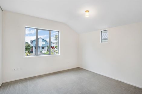 Photo of property in 8/6 John Jennings Drive, Oteha, Auckland, 0632