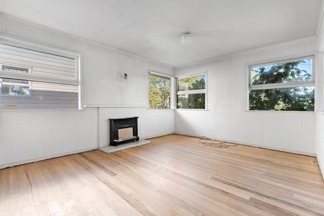 Photo of property in 1/27 Kaipatiki Road, Glenfield, Auckland, 0629