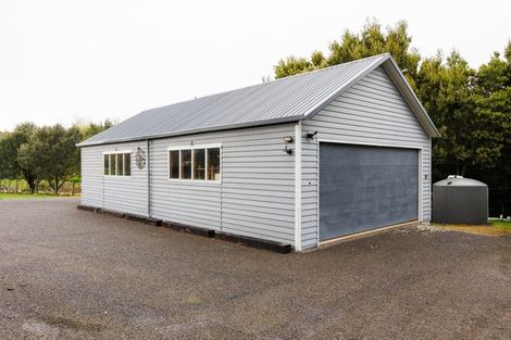 Photo of property in 35 Oram Drive, Turitea, Palmerston North, 4472