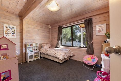 Photo of property in 14 Muscat Place, Henderson, Auckland, 0612