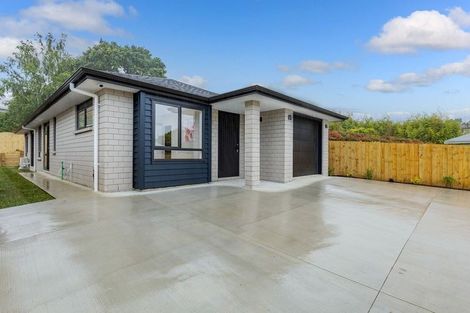 Photo of property in 10a Nielsen Place, Massey, Auckland, 0614