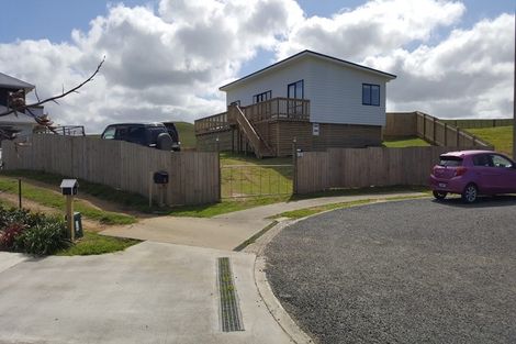 Photo of property in 8 Tua Tua Place, Baylys Beach, Dargaville, 0377