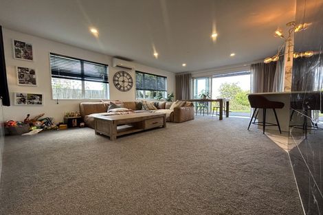 Photo of property in 37 Sanremo Lane, Stanmore Bay, Whangaparaoa, 0932