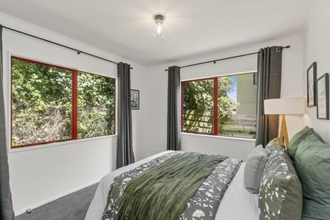 Photo of property in 18 Parsons Glen, Karori, Wellington, 6012