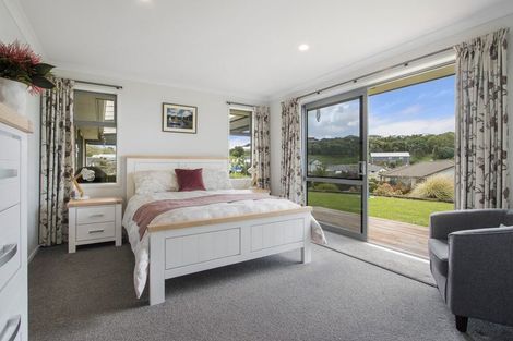 Photo of property in 1 Vantage Place, Omokoroa, 3114
