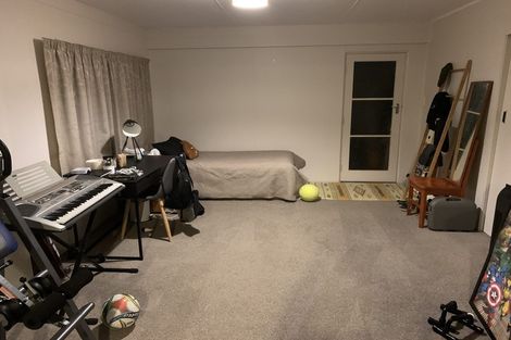 Photo of property in 2/100 Titirangi Road, New Lynn, Auckland, 0600