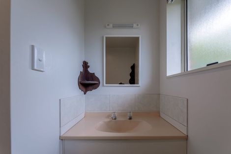 Photo of property in 25 Spinnaker Drive, Te Atatu Peninsula, Auckland, 0610