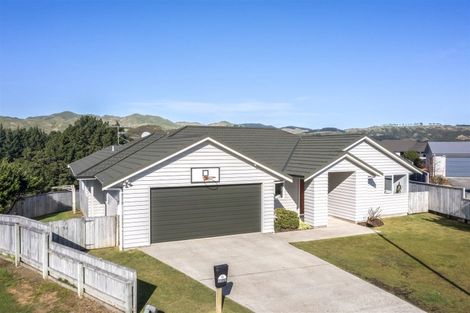 Photo of property in 13 Catlins Glen, Aotea, Porirua, 5024