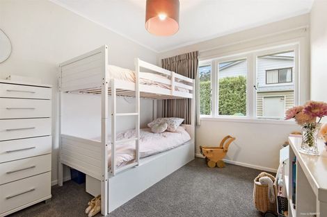 Photo of property in 82 Kervil Avenue, Te Atatu Peninsula, Auckland, 0610